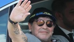U NJEMU JE SRUŠIO ENGLEZE Za Maradonin dres očekuje se preko 4 miliona dolara na aukciji!