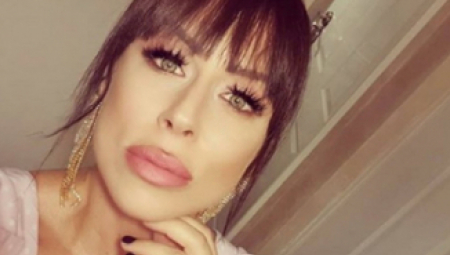VLADA OZBILJAN VIRUS Pevačica upozorila kolege, estrada ponovo u strahu, a evo šta ih je posavetovala (FOTO)
