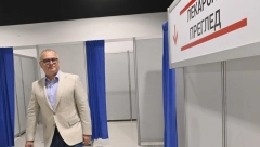 PUNKT ZA VAKCINACIJU U "UŠĆU" SINOĆ PRESTAO SA RADOM Vesić oduševljen odzivom: Vakcinacija u tržnim centrima je bila dobra odluka