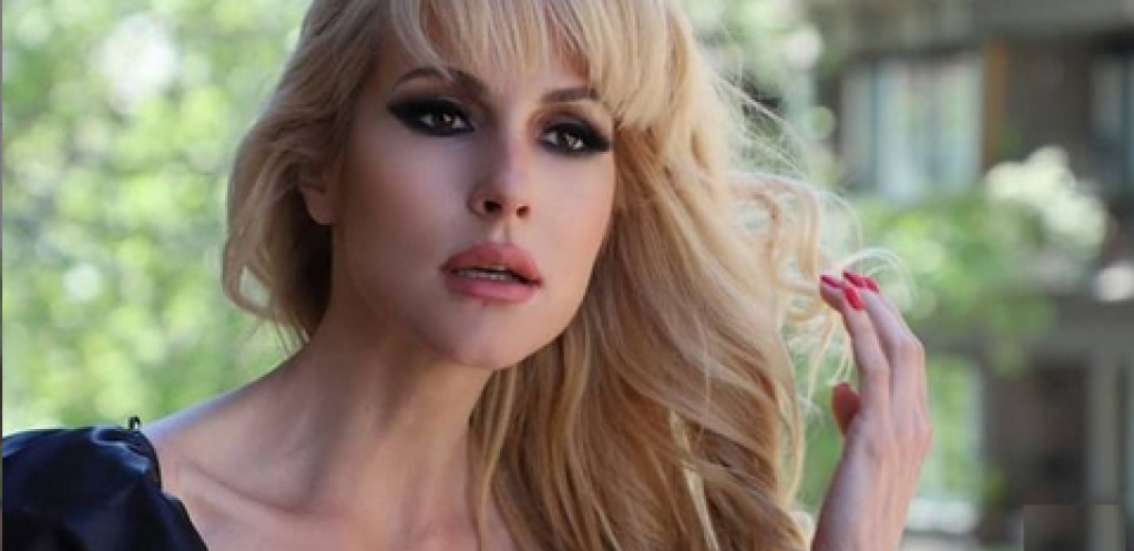 GLUMICA POKORILA MONAKO! Iva Štrljić se skinula u zavodljivi kupaći kostim, sve oči su bile uprte u nju (FOTO)