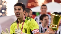 SRBIN DOVODI BUFONA U OLIMPIJAKOS! Da li legendarni golman nastavlja karijeru u Grčkoj?