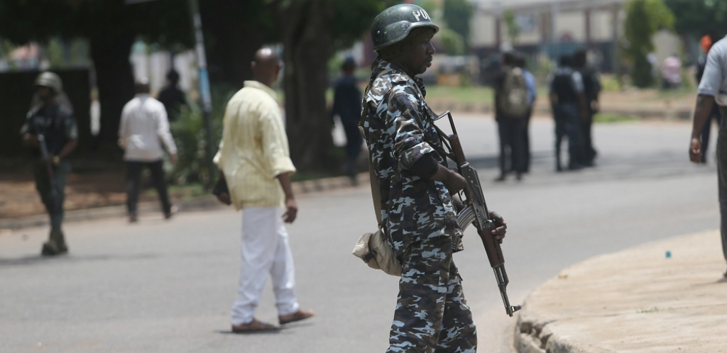 BRUTALNO UBIJENO 37 LJUDI Sa mačetama u velikom broju upali u selo i poklali sve što im je palo šaka