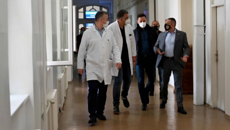 Vulinu je noćas u 1.30 zazvonio telefon, usledila besana noć...