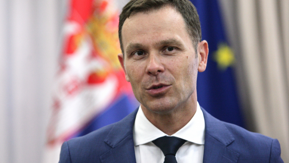 MINISTAR MALI SAOPŠTIO Stiže 200 evra pomoći od države