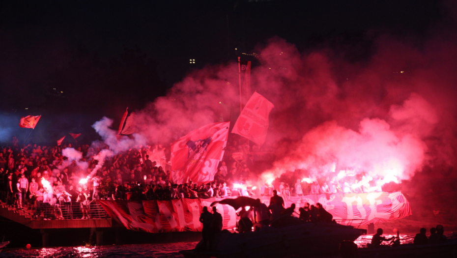 Zvezda plaća čišćenje grada posle proslave