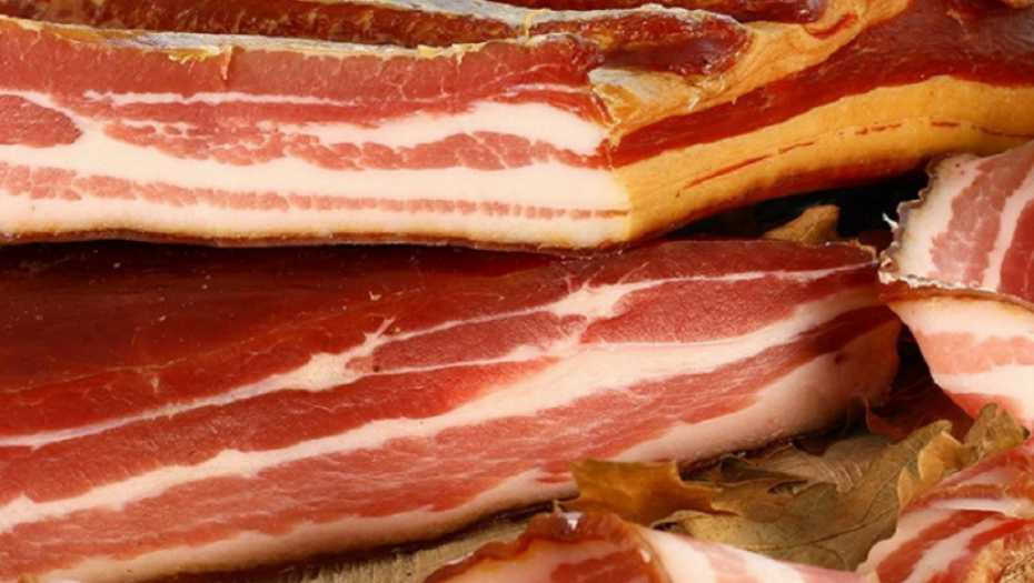 POSVAĐALI SE ZBOG SLANINE Nutricionisti izneli potpuno različite argumente u vezi namirnice koju Srbi obožavaju