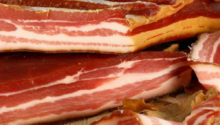 POSVAĐALI SE ZBOG SLANINE Nutricionisti izneli potpuno različite argumente u vezi namirnice koju Srbi obožavaju