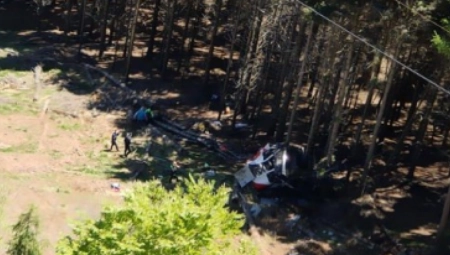 NEZAPAMĆENA TRAGEDIJA U ITALIJI Devetoro poginulo u padu žičare!