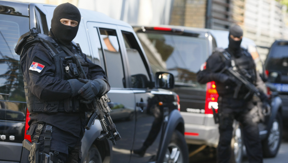 DRAMA KOD NIŠA Pronađena bomba, ljudi ne mogu da izađu, policija opkoljava oblast!