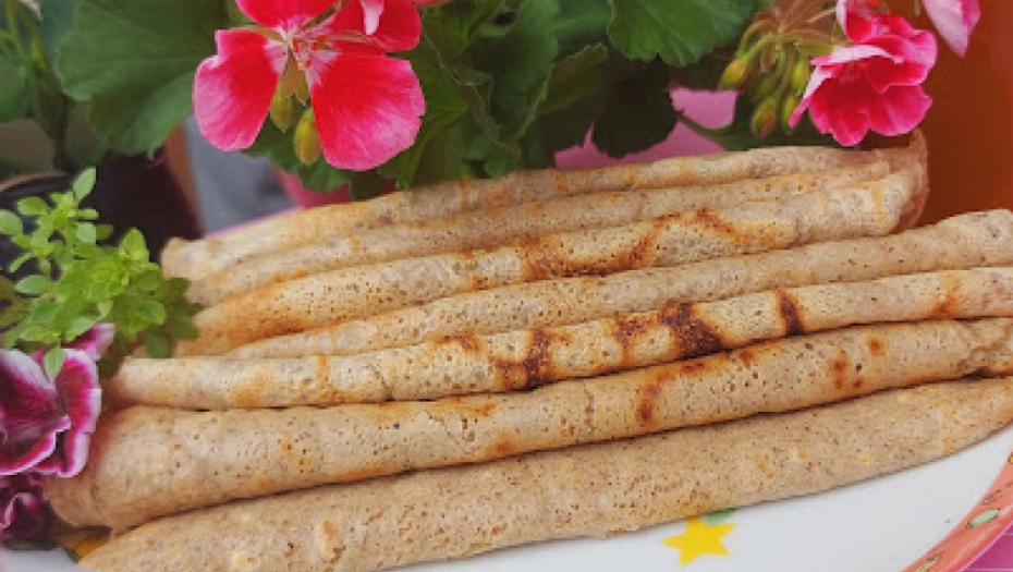 UKUSAN DESERT KOJI SE LAKO PRAVI Palačinke sa pavlakom i breskvama