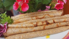 UKUSAN DESERT KOJI SE LAKO PRAVI Palačinke sa pavlakom i breskvama