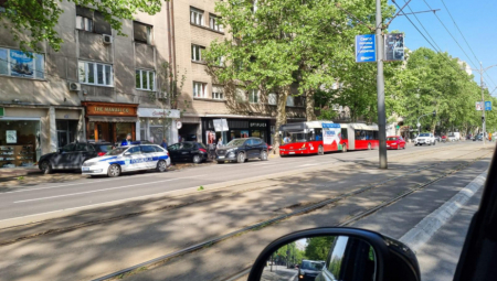 SVE ZBOG PAŠTETE Prava drama na Bulevaru, muškarac i žena pokušali da opljačkaju radnju