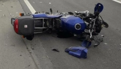 DETALJI TEŠKE NESREĆE U ZEMUNU Motociklista izgubio kontrolu, pa se zakucao u hidrant, u teškom stanju primljen u bolnicu