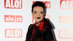 MOGAO SI DA OŽENIŠ POŠTENU DEVOJKU, A NE KU*VU Ovaj glumac je prvi muž Ruške Jakić, a evo kako su njegovi roditelji reagovali