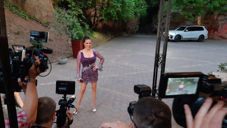 CECA ISKRENO O NJENOM POREĐENJU SA ĆERKOM Neke moje koleginice više liče na mene od moje Anastasije! (VIDEO)