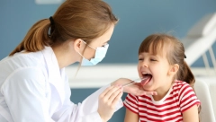 Kako prepoznati bakterijsku upalu grla