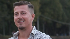 DOMAĆIN Dinča se pohvalio kulinarskim umećem, šokirao pratioce pa pokazao KAKO UZ RAKIJU SPREMA TRADICIONALNO JELO