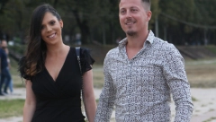 NAKON JAVNE BLAMAŽE! Poznati psiholog brutalno odgovorio primitivnoj pevačevoj supruzi, poslao jasnu poruku javnosti, a njoj ovim rečima zapušio usta!