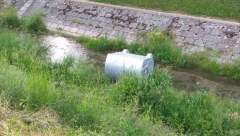 ŽALOSNO: Vandali iz Čačka ne znaju da koriste kontejner