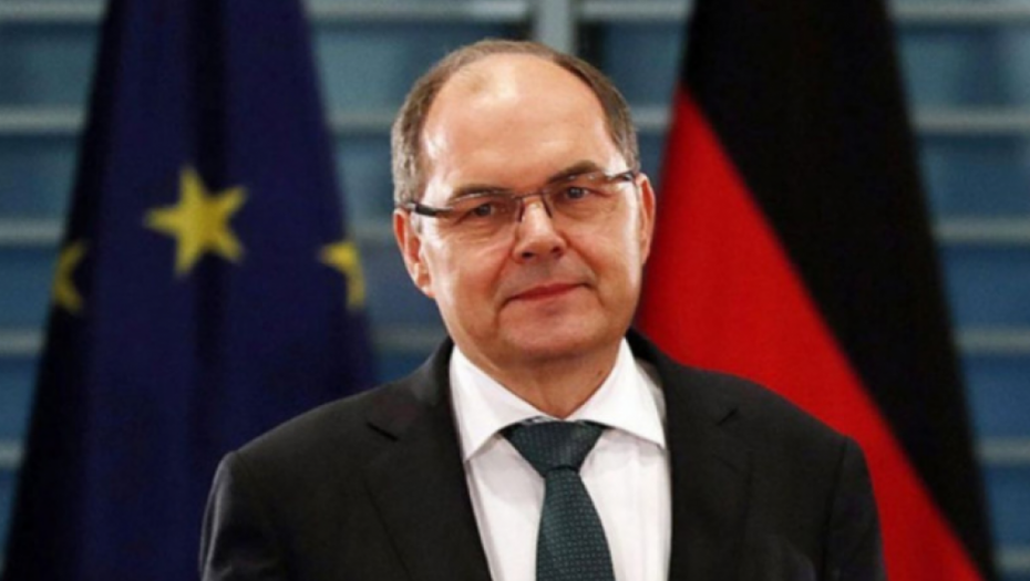 ZVANIČNI KREMLJ POKAZAO ŠMITU GDE MU JE MESTO Ponizili ga i podržali Republiku Srpsku