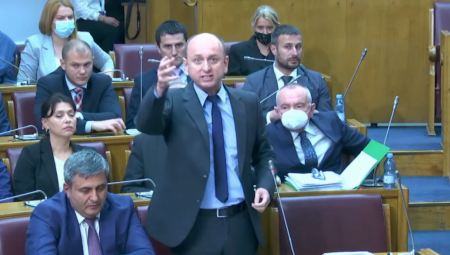 IMAMO HIT IZJAVU DANA! Pročitajte objašnjenje Milana Kneževića zašto je Kentera smenjen na Putinov rođendan