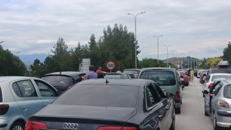 Menjaju se pravila za ulazak u Grčku
