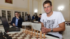 „TRI I“ LAKO DO TREĆEG KOLA Ivanišević, Inđić i Ivić pobedili, Nenezić razigrava, Perunović poražen