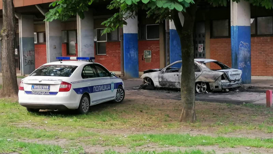 EKSPLODIRAO "MERCEDES" U KIKINDI: Jak prasak uznemirio meštane, auto potpuno izgoreo!  (FOTO)