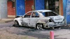 NOVI NAPAD NA SRBE NA KiM: Usred noći ušetali u dvorište u Zubinom Potoku i zapalili automobil