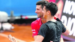 ZBOG PRIČE O NOVAKU SVI SU POPADALI OD SMEHA! Argentinac fasciniran Đokovićem, Nole ga je potpuno oduševio! (VIDEO)