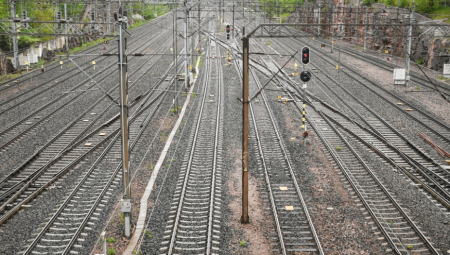 ZA VREME DEMOKRATA PUT VOZOM JE BIO HOROR FILM Nakon decenija propadanja i nemara, železnice ponovo doživljaju renesansu