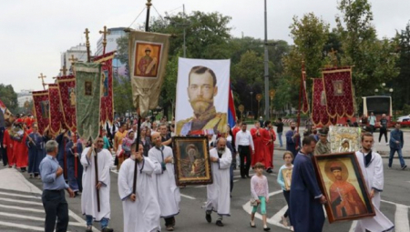 SRBI I RUSI NAJJAČI KAD SU OKRENUTI SVOJOJ VERI: Otac Vitalij Tarasjev o neraskidivom bratstvu dve zemlje