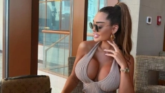 ZVONE ZVONA SVADBENA Sa ruke Ane Korać bljesnuo ogroman prsten, starleta uhvatila bogatog dečka i želi ga što pre samo za sebe (VIDEO)