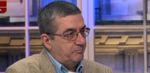 "IMA BOGA!" Srđa Trifković "grmi" o slepilu Evrope i opasnosti koja nam svima diše za vrat