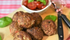 Tope se u ustima: Ćufte sa kajmakom (RECEPT)