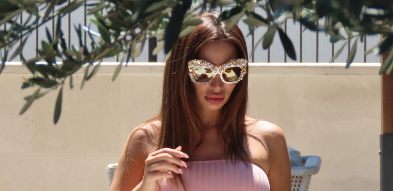 ŠTA JE SA LICEM?! Soraja objavila fotografiju i ostavila javnost u šoku, komentari na izgled kontroverzne starlete samo pljušte (FOTO)