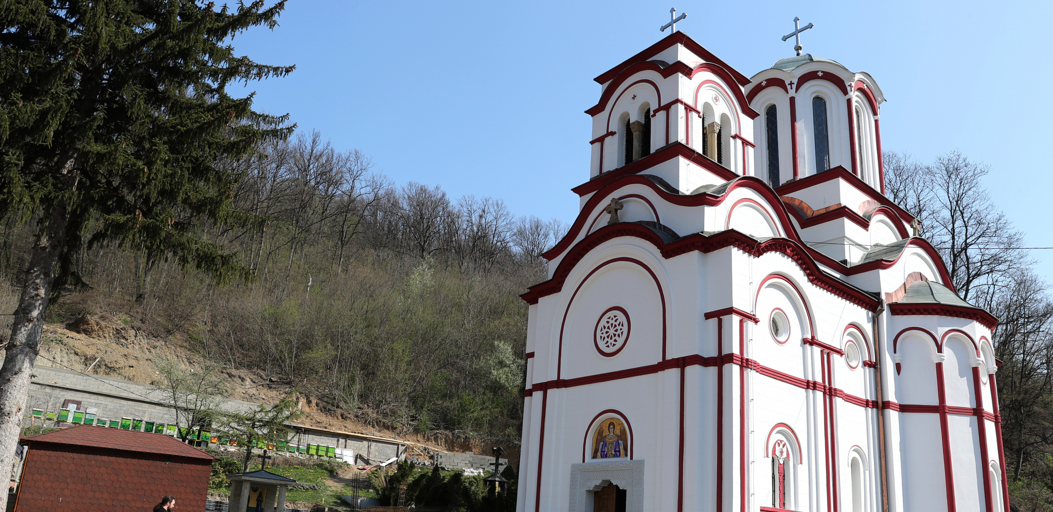 BEBI NIJE BILO SPASA, A ONDA SU JE DONELI U SRPSKI MANASTIR Neverovatna ispovest majke koja je pomoć našla tamo gde ni LEKARI nisu mogli