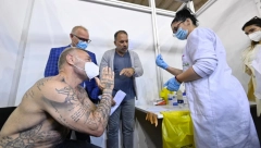 DIVNE VESTI! Nakon vakcinacije poznatog milionera Vesić najavio besplatan koncert za Beograđane na kom će čuveni Đanluka puštati muziku!