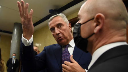 MILO, USTAŠO! Izdajnik predsednik Crne Gore udario na Srbiju