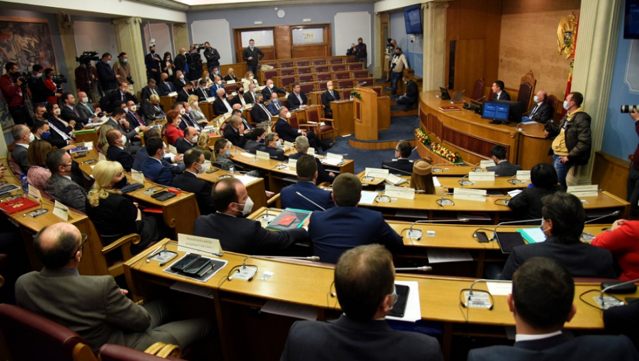 UDAR NA SRBE Ono što ni Velika Britanija nije uspela, uradili Krivokapić, Bečić i DPS