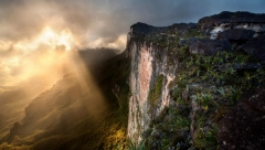 Planina Roraima plutajuće ostrvo obavijeno misterijom: Turiste obavije strahom, a ko ode ka vrhu ne vrati se nikad!