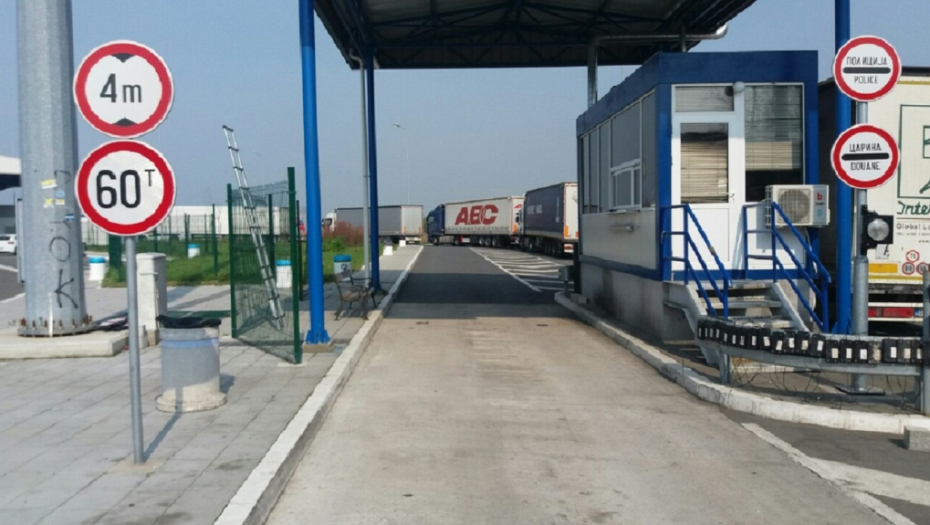 GUŽVE NA GRANICAMA ZA VIKEND! U jeku turističke sezone- negde se čeka dva sata, a negde čak i pet
