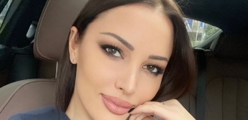 MOŽE LI SE*SEPILNIJE?! Prijovićki popustile kočnice, fotkala se u minijaturnom bikiniju, pevačica bujne grudi stavila u prvi plan i raspametila sve (FOTO)