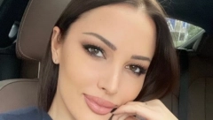 MOŽE LI SE*SEPILNIJE?! Prijovićki popustile kočnice, fotkala se u minijaturnom bikiniju, pevačica bujne grudi stavila u prvi plan i raspametila sve (FOTO)