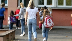 TRGOVINA DECE U PORASTU! Devojčice čine 49 odsto broja žrtava, manipulatori lako kontrolišu žrtve