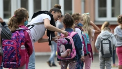 OD SUTRA DOZVOLJENE MATURE I EKSKURZIJE: Ministarstvo šalje dopise, evo koje mere moraju da budu ispoštovane