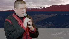 ZAŠTO BAJA MALI KNINDŽA SMETA SRBOFOBIMA? Zaklali mu ujaka i ujnu i zapalili kuću, a sada se bune zbog njegovih pesama