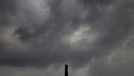 SAMO SE ODJEDNOM SMRKLO Snažno nevreme pogodilo Čačak (FOTO)