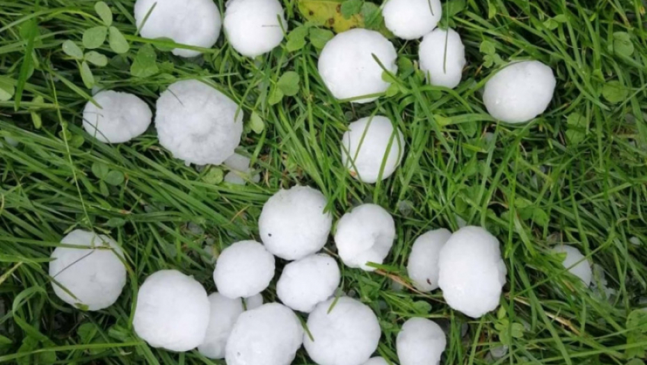 VELIKO NEVREME POGODILO PRIMORJE CRNE GORE Padao grad veličine oraha, velika materijalna šteta