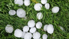 LED VELIČINE ORAHA LOMIO SVE PRED SOBOM Jako nevreme u Slavoniji, ljudi lopatama sklanjali grumene sa ulica